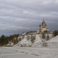 Монастырь на крутом берегу :: Сергей Цветков