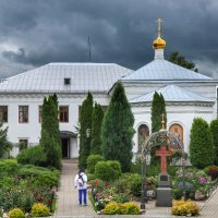 На территории Казанского женского монастыря :: Irene Irene