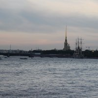 Петропавловская крепость с моста :: Олег Овчинников