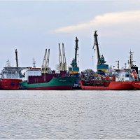 В порту. :: Валерия Комова