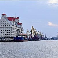 В порту. :: Валерия Комова