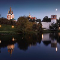 Вечерний вид на Новодевичий монастырь :: Валерий Вождаев