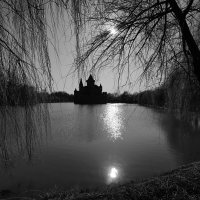 Вечер замкового озера :: M Marikfoto