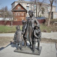 Памятник детям блокадного Ленинграда в Угличе :: Andrey Lomakin