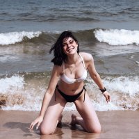 Девушка на пляже :: Радомир Тарасов