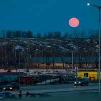 Апрельское полнолуние в Ухте. Коми :: Николай Зиновьев