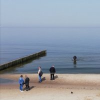 В Балтийское море только так - в одежде :: Людмила Жданова