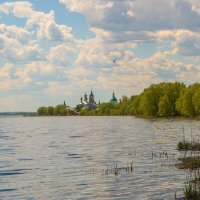 Майский пейзаж Ростова Великого :: Дарья Меркулова