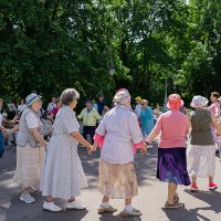 Все в хоровод! :: Ирина Соловьёва