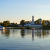 Толгский женский монастырь с Волги :: Сергей Беляев