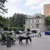 Экипаж выезжает с проспекта Ленина на ул. Дзержинского :: Татьяна Машошина