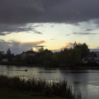 Закат на городском озере :: оксана 