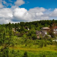 Облака над дачным местечком :: Людмила Фил