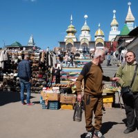 Измайлово. Барахолка. :: Владимир Машевский