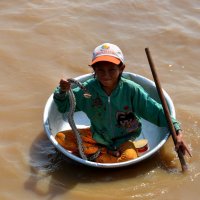 Камбоджа, местный житель озера Тонлесап :: Михаил Кандыбин