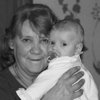 Похресниця Маргаріта з бабусею :: Ludmila Пир