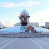 Необычайно красивая, широкая площадь с поющим фонтаном, лавочками и подземным ТЦ" Столица" :: Валерий Новиков