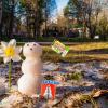 Минутка юмора :) Июньский снеговик загорает при +20,у нас по-прежнему кое-где зимний снег не растаял :: Николай Зиновьев