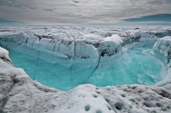 Находка ученых - незамерзающее озеро подо льдами Гренландии