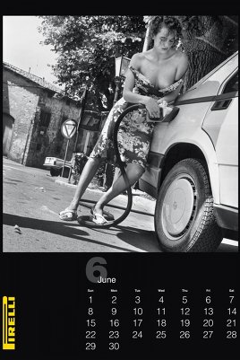 Новый эротический календарь Pirelli впервые представлен в Москве