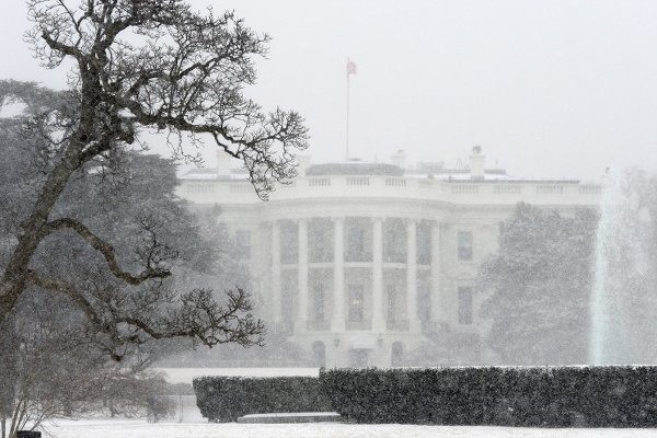 Аномальная погода в США: сильнейшие снегопады и заморозки
