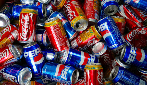 Продажи газировок Coca-Cola, PepsiCo и Dr Pepper Snapple, снижаются уже 12-й год подряд