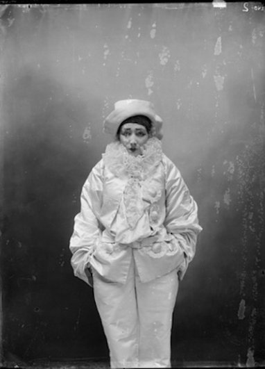 Студия Надара. Сара Бернар в роли Пьеро в пантомиме «Пьеро-убийца», дворец Трокадеро.1883