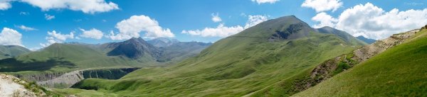 Панорама из 5 горизонтальных кадров с рук, гора Сирх