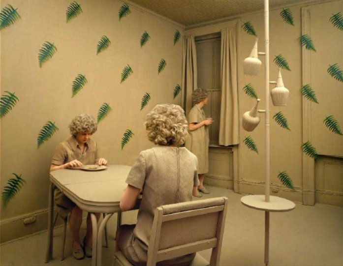 Баланс между фантазией и реальностью от фотографа Sandy Skoglund - №14