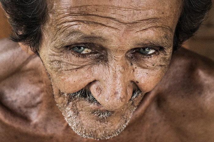 Глаза людей и "скрытая" улыбка в фотографиях французского фотографа Рехана - №4