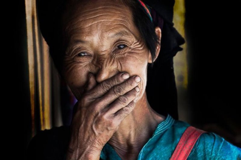 Глаза людей и "скрытая" улыбка в фотографиях французского фотографа Рехана - №15