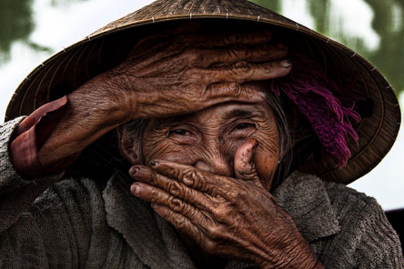 Глаза людей и "скрытая" улыбка в фотографиях французского фотографа Рехана - №1