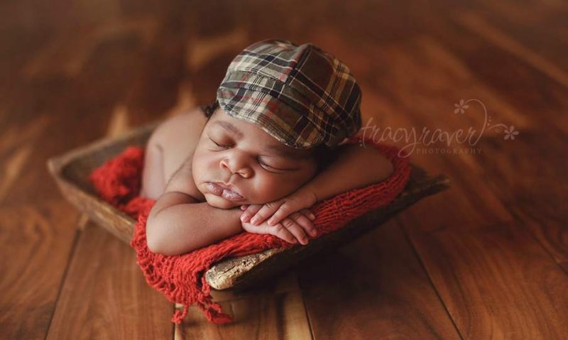 Спящие младенцы в фотографиях Трейси Рейвер - №10