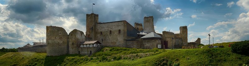 Замок в городе Раквере