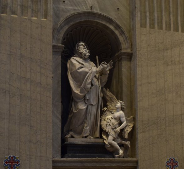 Статуя св. Франциска из Паолы, основателя ордена минимов.