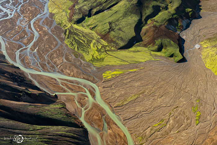 Пейзажи Исландии в аэрофотографиях Сары Мартинет - №6