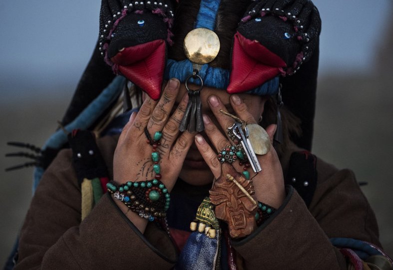 Фоторепортаж: шаманские ритуалы Монголии - №17