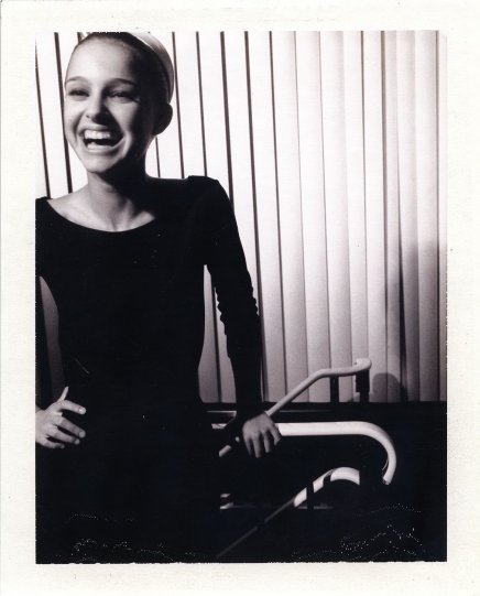 «Dewey Nicks: Polaroids of Women». Polaroid, 1990 года и женщины. - №4