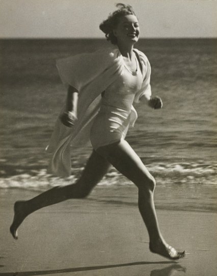 Пляжный костюм, 1933 год.