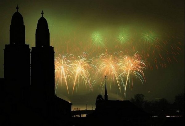 Празднование Нового Года - красивые фото из разных стран - №2