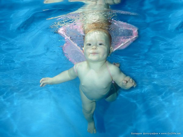 Позитивные фотографии плавающих детей - №3