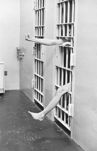 Камера в образцовой тюрьме в США, 1975 г. Уличные фото