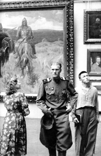 1954 Москва, В Третьяковской галерее