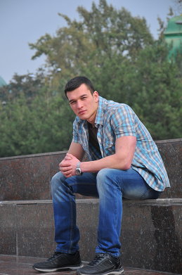 Азиз Хусаинов