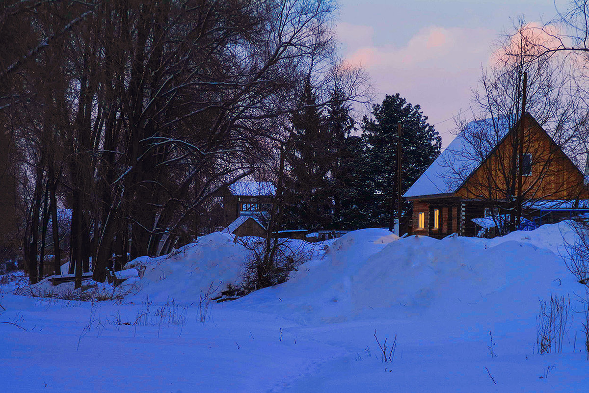 На окраине - Виктор Гузеев