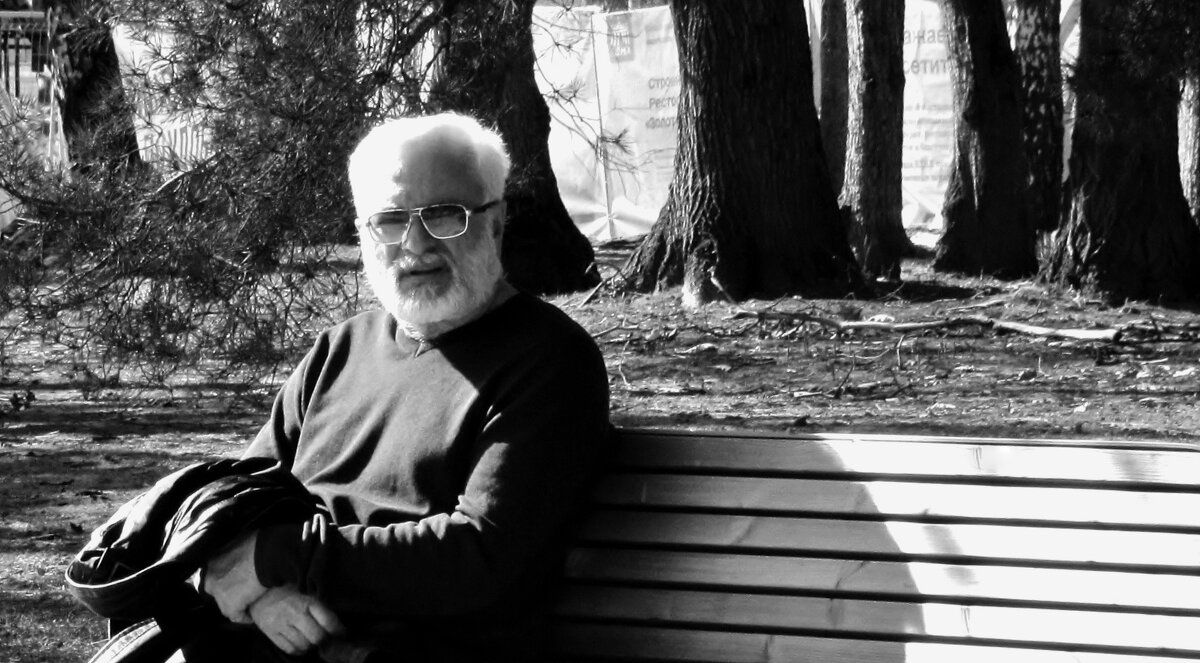 ..Седой старик. Белоголовый птенчик... - galalog galalog