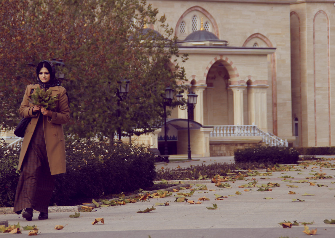 Перед осенью даже любовь бессильна... - Умм Хайруллах