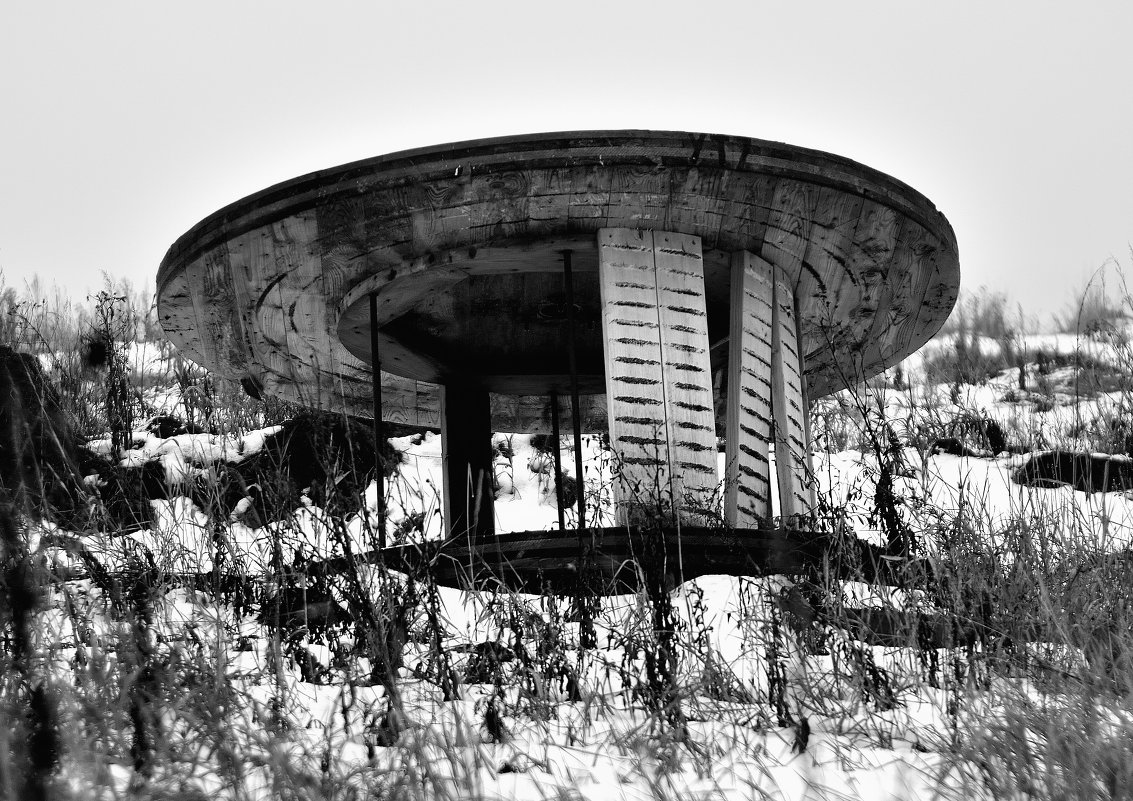 Заброшенный НЛО - Константин Ясинский