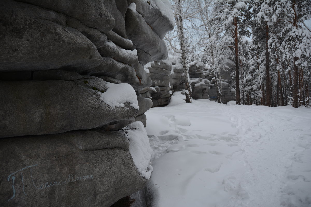 Нерукотворная стена - Евгений Роньжин Нерукотворная стена - Евгений Роньжин