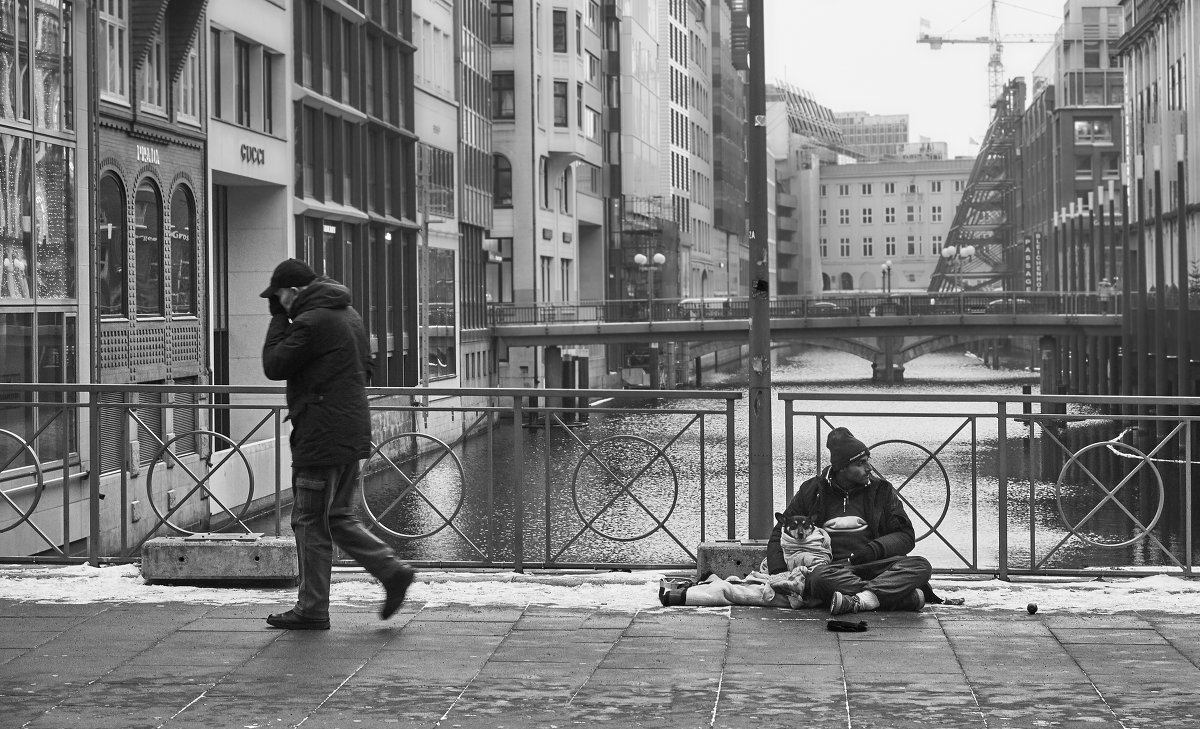Толерантность на улице Гамбурга - Андрей Крючков